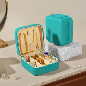 NIP Turquoise Mini Jewelry Travel Case